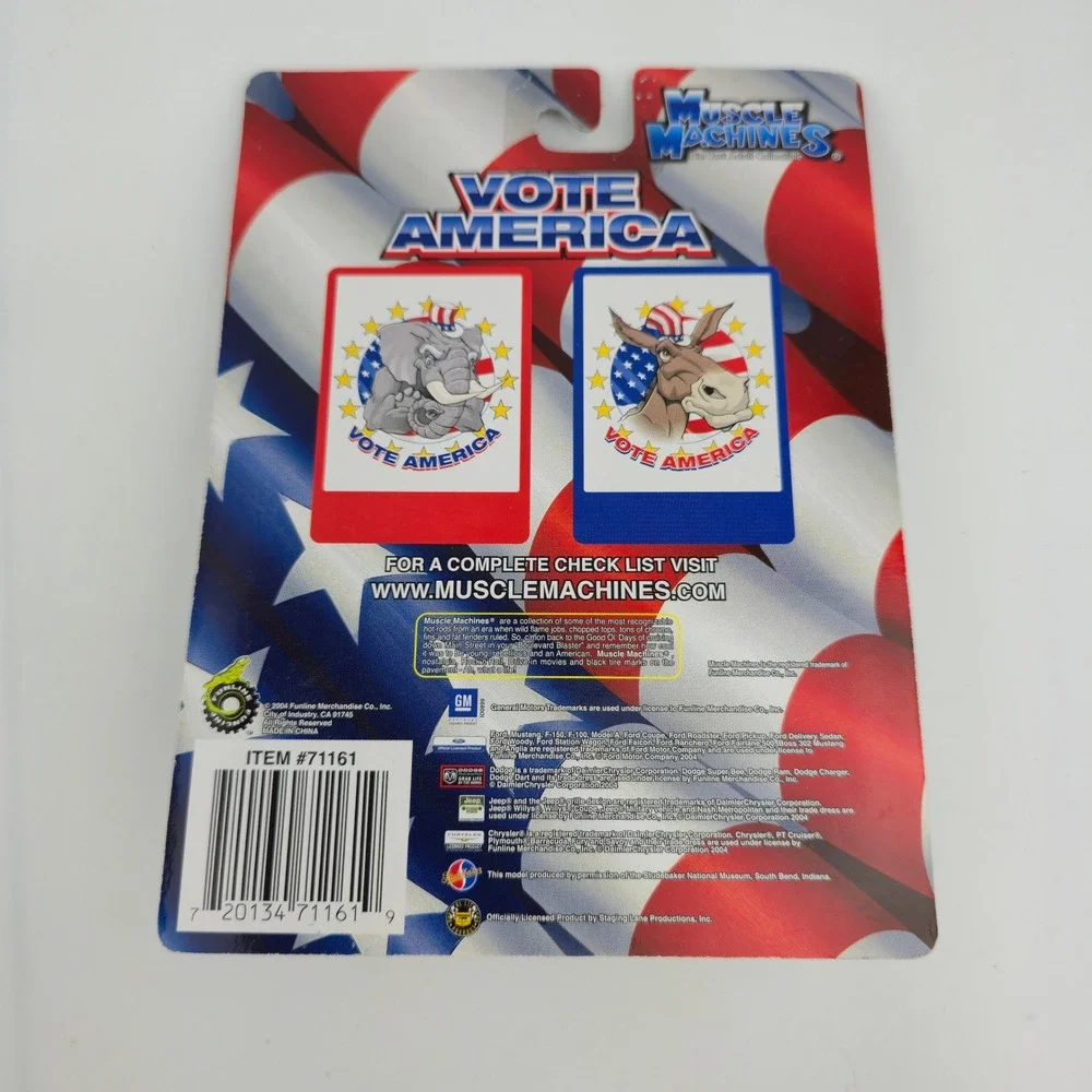 Muscle Machines 1966 Mustang Diecast Car 1:64 Red Vote America 04-34